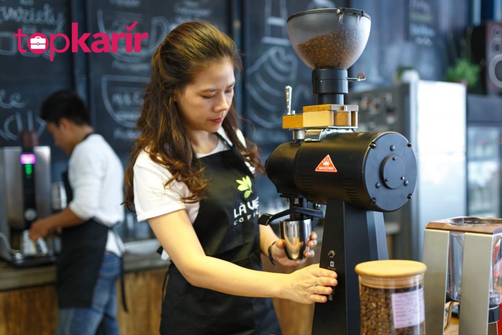 Daftar Gaji Barista di Starbuck, Janji Jiwa, dan Kopi Kenangan Terbaru 2022 | TopKarir.com